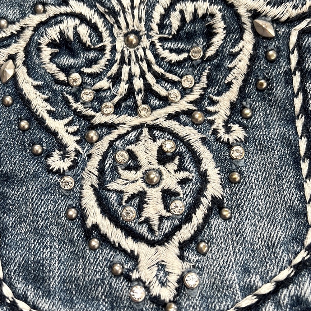 Miss Me jean shorts Size 30 great condition